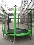 Na trampolíne skáču aj astonauti...